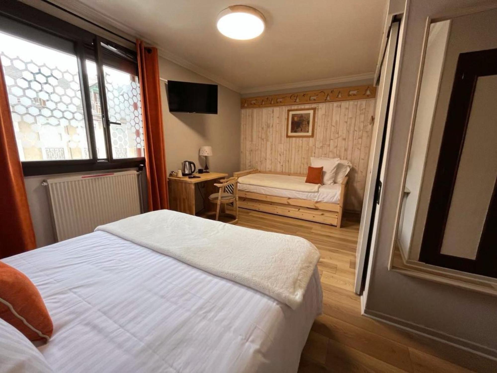 Hotel La Rencluse Saint-Mamet Exteriér fotografie
